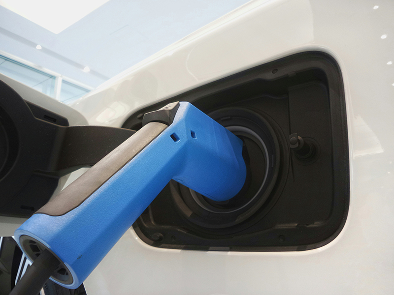 Des stations électriques publiques pour camions s’implantent en France