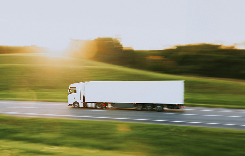 Pénurie de chauffeurs routiers PL et SPL : Un défi majeur pour le transport de marchandises en Bretagne